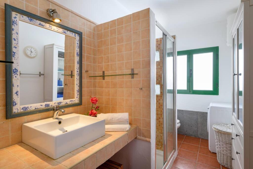 Hermosa Casa Vacacional, Muy Cerca A La Playa. Guatiza Esterno foto